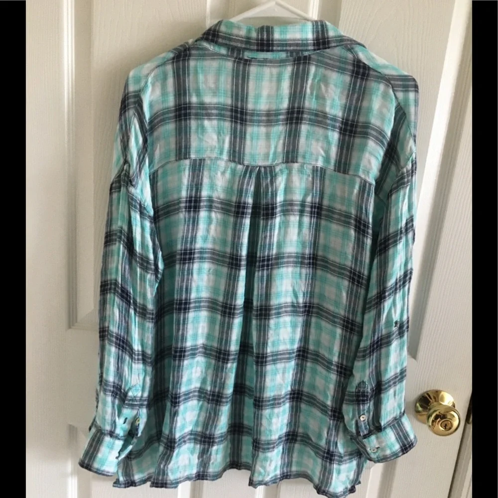 Love Tree Blue Plaid Button Down Front Pocket Shirt Size Medium - Picture 2 of 5